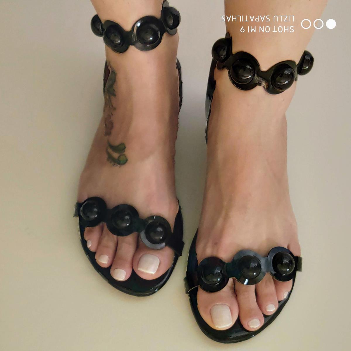 sandalia rasteira bolas