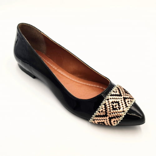 sapatilha de verniz bico fino